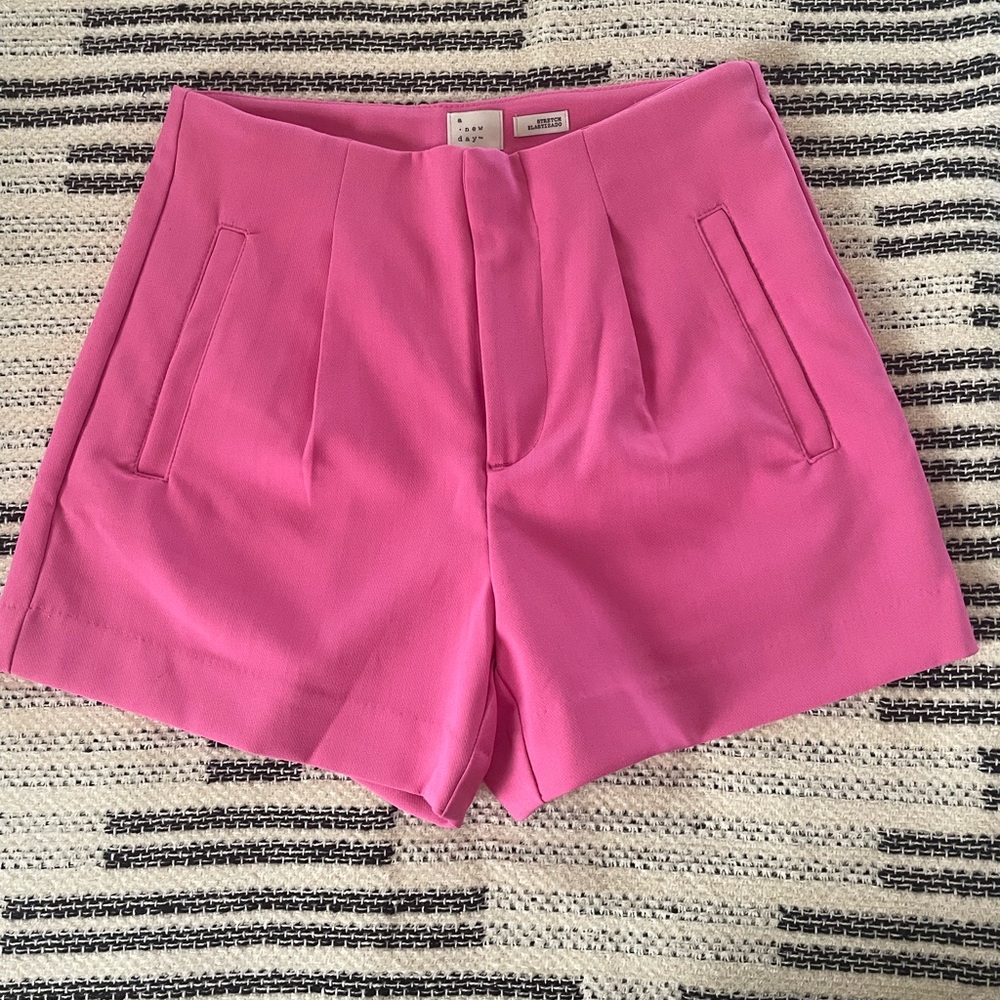 Pink high waisted stretchy shorts